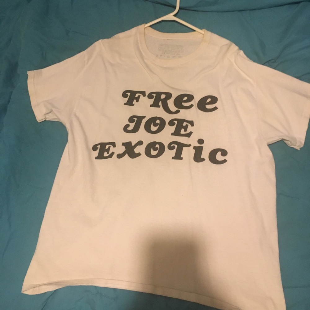 Free Joe Exotic tee XL
